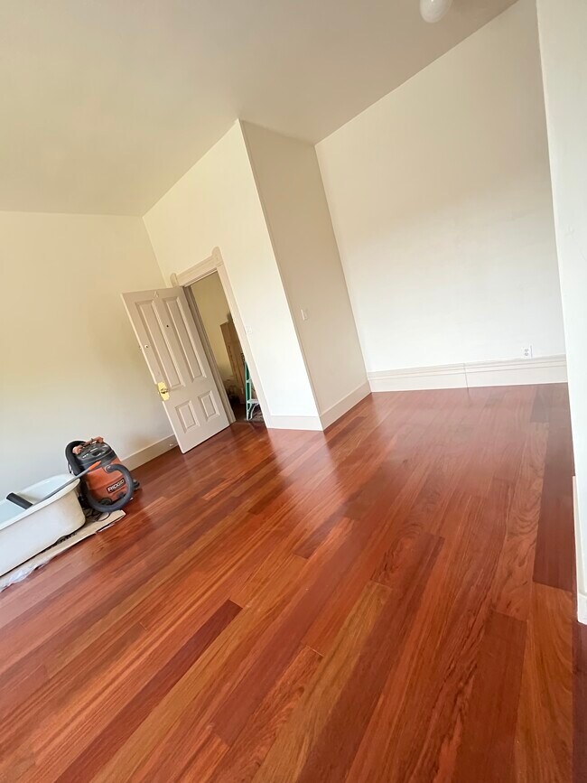 Foto del edificio - 2041 Alameda Ave