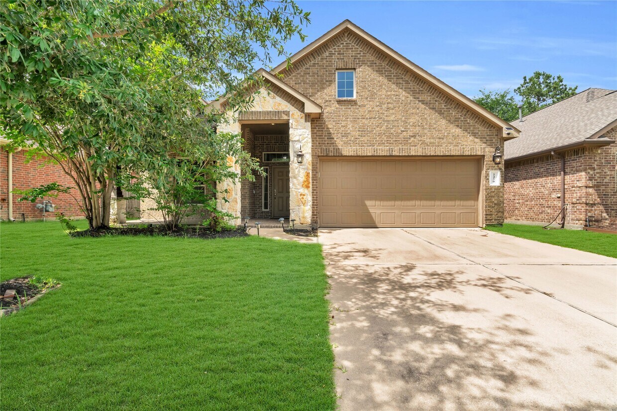 Primary Photo - 2450 Garden Shadow Dr