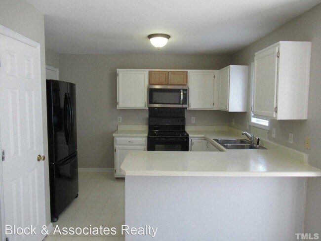 Foto del edificio - 3 br, 2.5 bath House - 324 Springside Dr