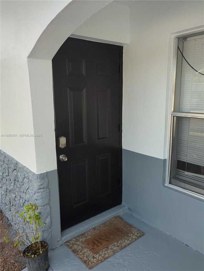 Foto del edificio - 7610 SW 10th St