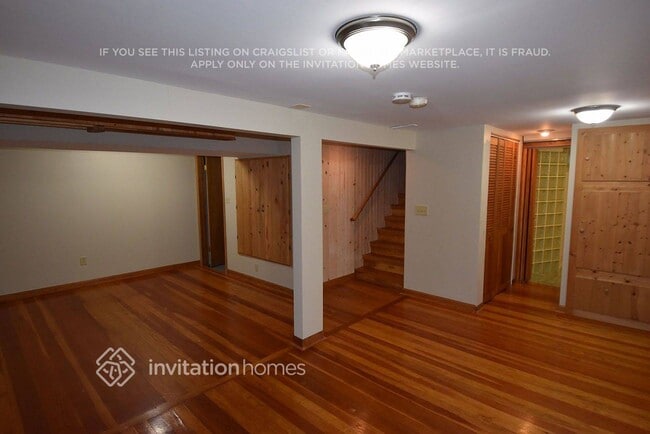 Building Photo - 118 14th Ave N