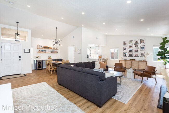Foto del edificio - 3 br, 2 bath House - 9242 Lake Valley Road