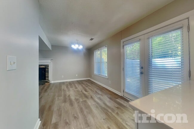 Building Photo - 39 Pine Grove Cir