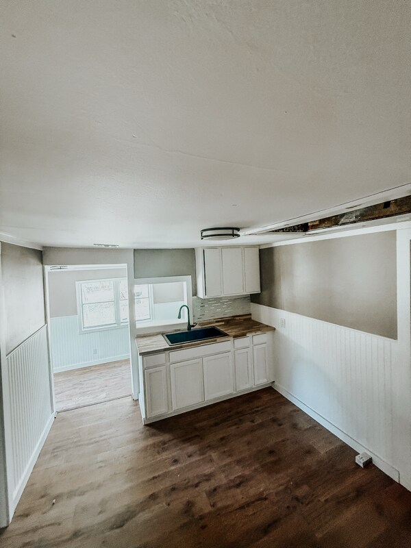 Foto del edificio - 15881 Kent Dr