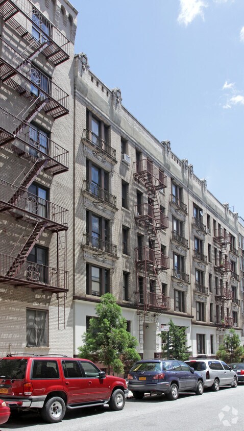 Building Photo - 561 W 174th St