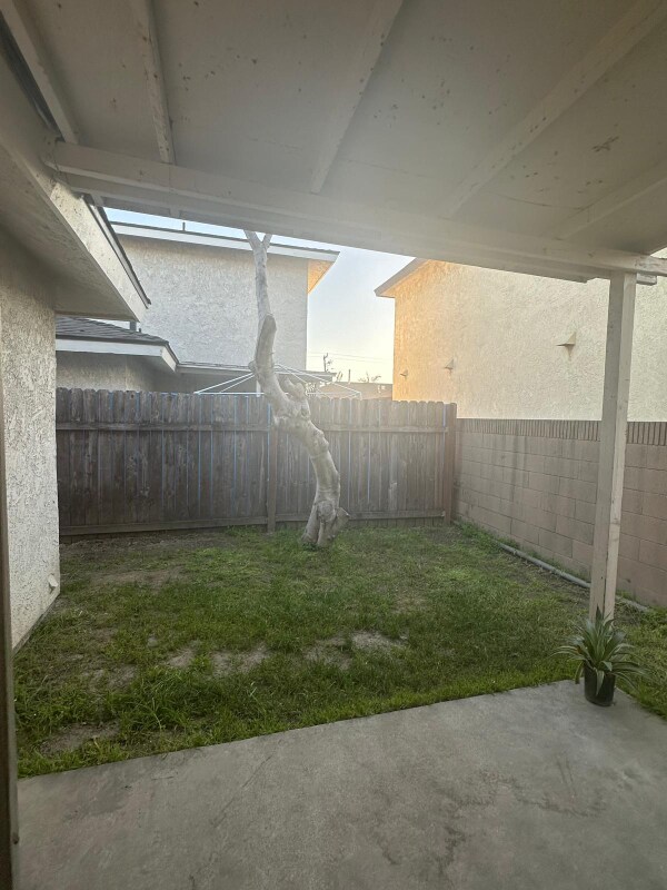 Building Photo - 8531 Rose St