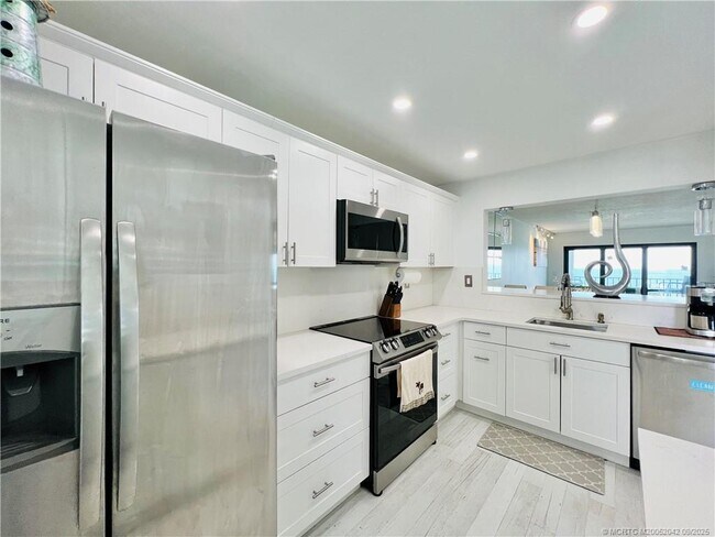 Foto del edificio - 9400 S Ocean Dr