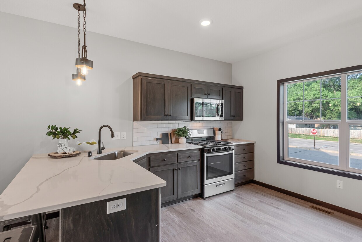 10281 3rd St NE, Blaine, MN 55434 Townhome Rentals in Blaine MN