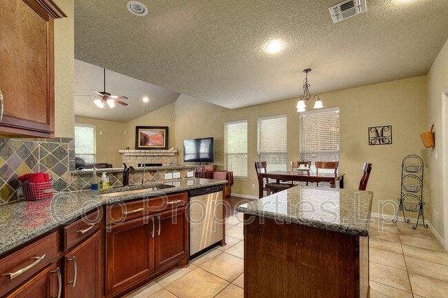 Building Photo - 1435 Sparrow Song