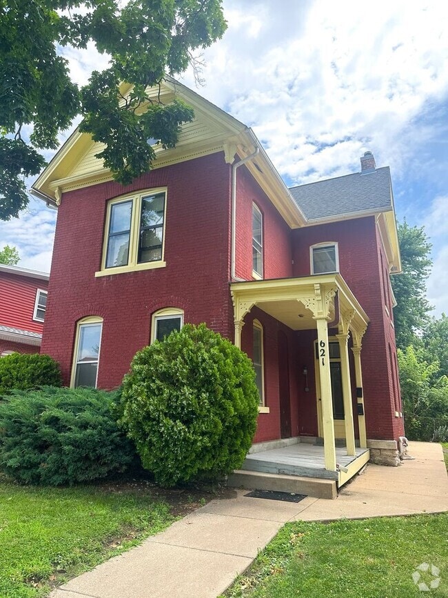 Building Photo - 621 S 12th St