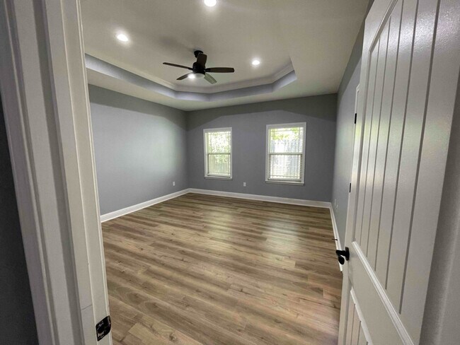 Building Photo - 10374 Sweet Bay Dr