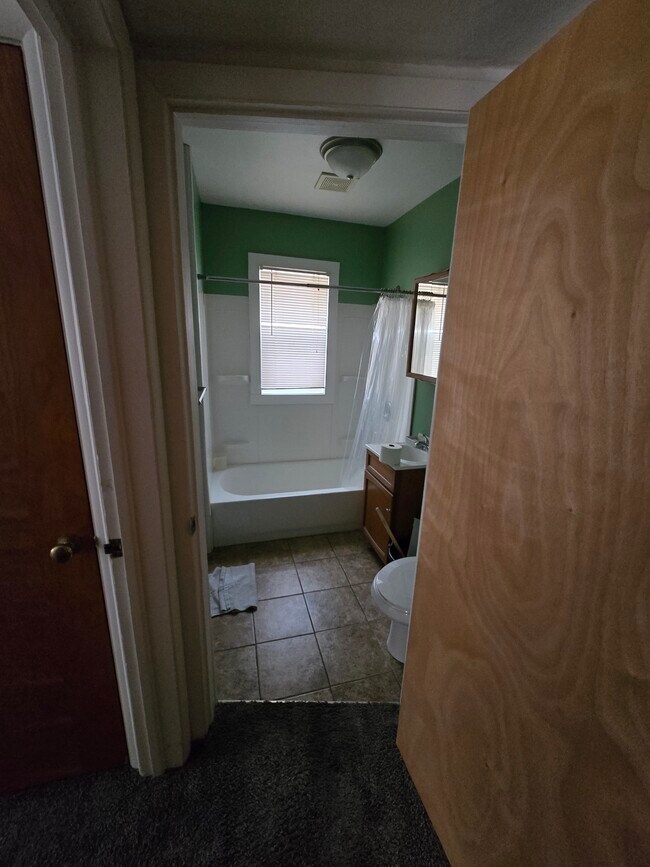 Foto del edificio - 323 Cherokee Ln