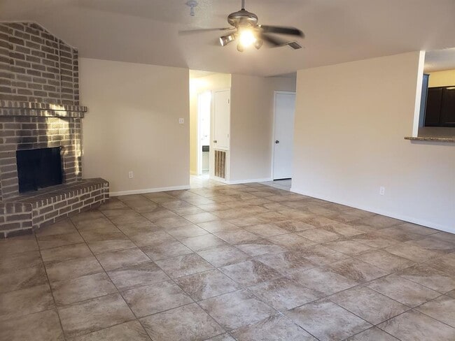 Building Photo - 1326 Blue Diamond Dr