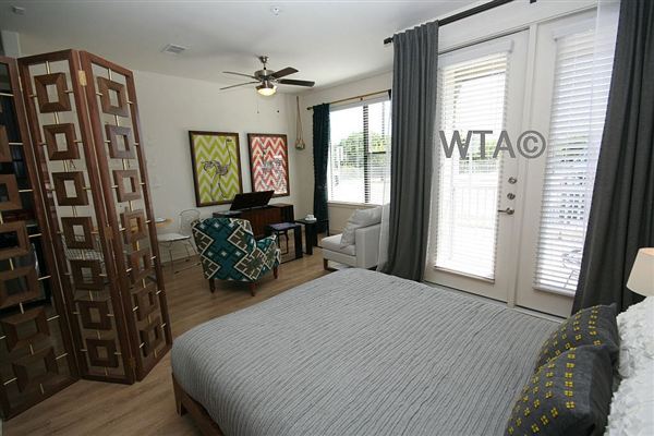 Foto del edificio - 2900 Manor Rd