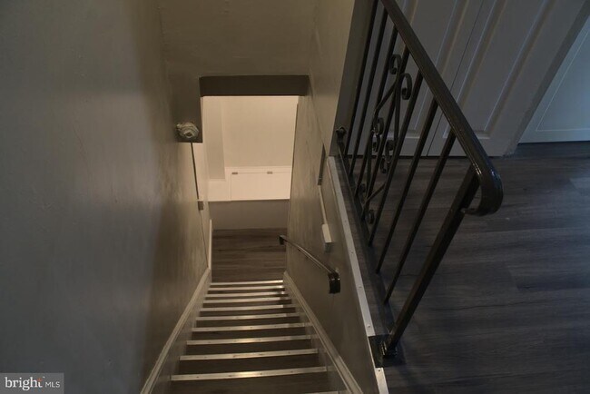 Foto del edificio - 410 Monmouth St