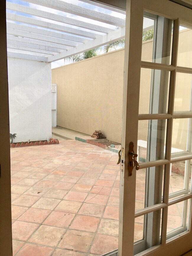 Foto del edificio - OUTSTANDING 4 BEDROOM HOME IN GATED COMMUNITY