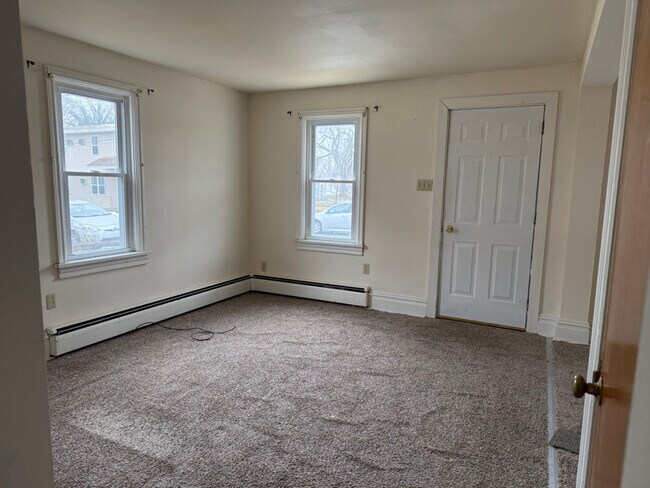 Foto del edificio - 261 E St