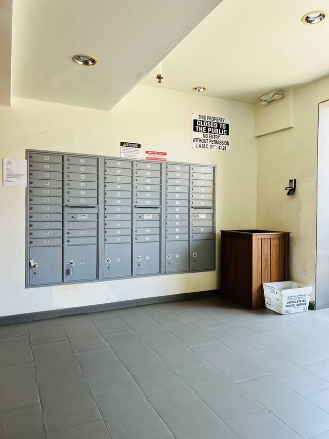 Interior Photo - Wilshire Embassy Apartments