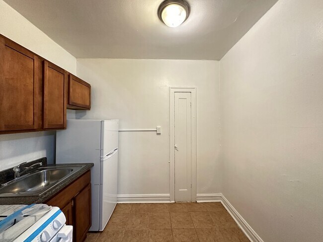 Foto del edificio - 4832 N Damen Ave