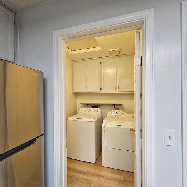 Foto del edificio - 2525 Travao Ln