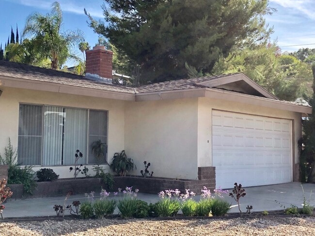 Building Photo - Spacious Home in Blue Zone Loma Linda!