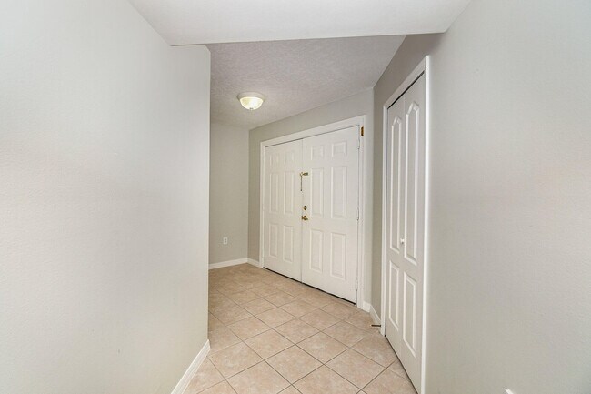 Building Photo - 801 Del Rio Way