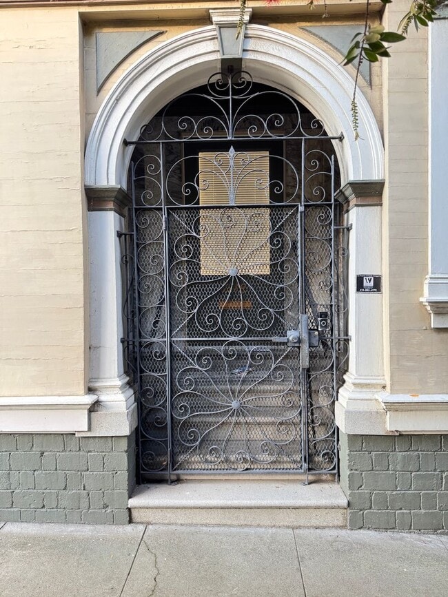 Photo - Central/Waller Apartment