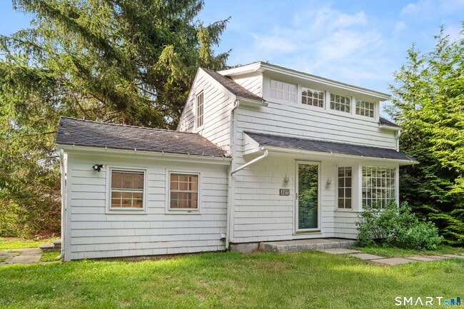 Building Photo - 527 Danbury Rd