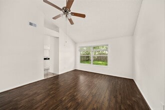 Building Photo - 3219 The Highlands Dr