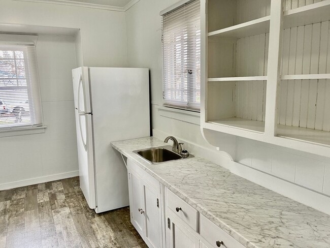Building Photo - New on the Market!