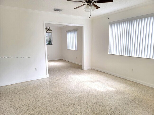 Foto del edificio - 3375 SW 28th St