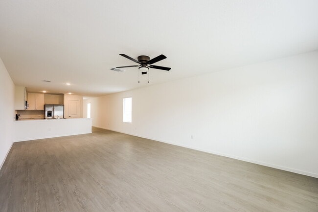 Foto del edificio - 539 Roquefort St