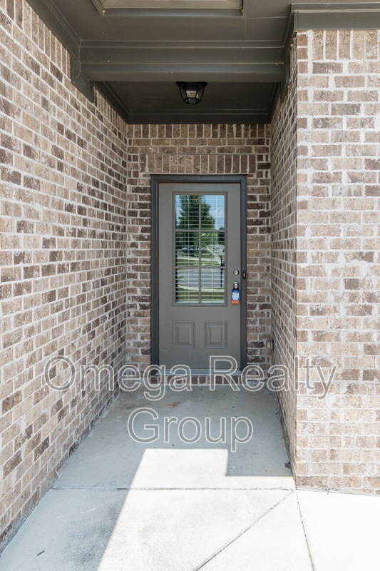 Building Photo - 114 Falling Waters Ln