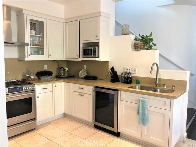 Building Photo - 971 S Flintridge Way