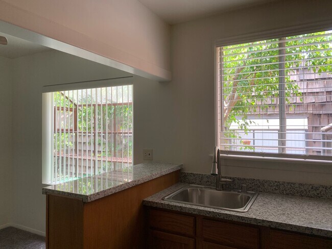 Kitchen - 2495 S Barrington Ave