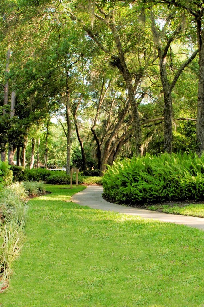 Mandarin Lanai Apartments in Jacksonville, FL