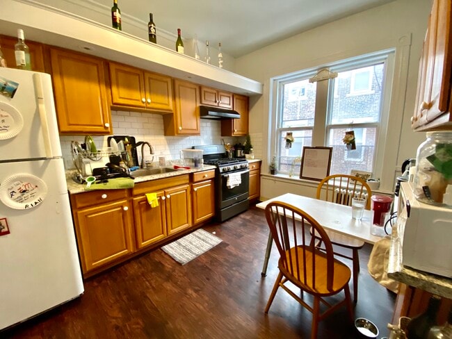 Building Photo - 73 Westland Ave