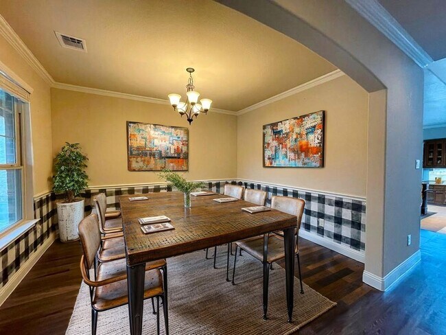 Foto del edificio - Beautiful two story home available in the Oak Creek subdivision!