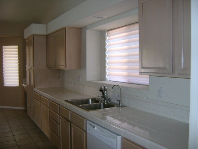 Foto del edificio - SINGLE STORY POOL AND SPA HOME IN GREEN VALLEY AREA