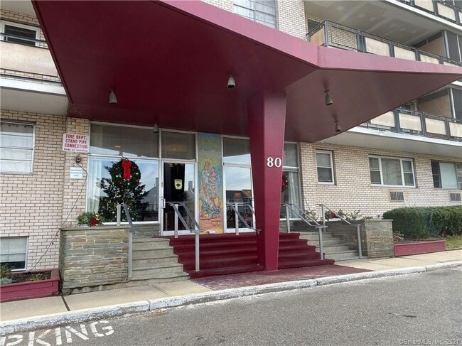 Building Photo - 80 Cartright St