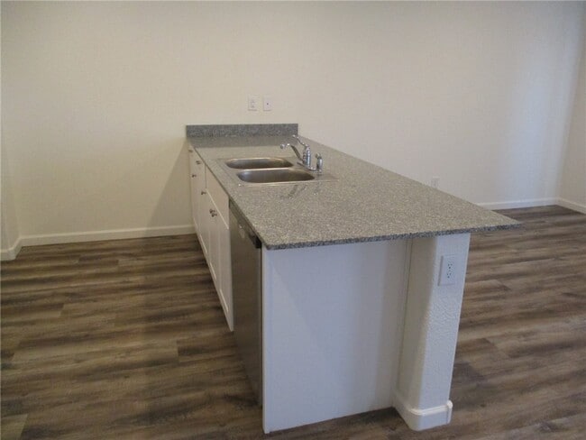Building Photo - 2400 Granite Cir