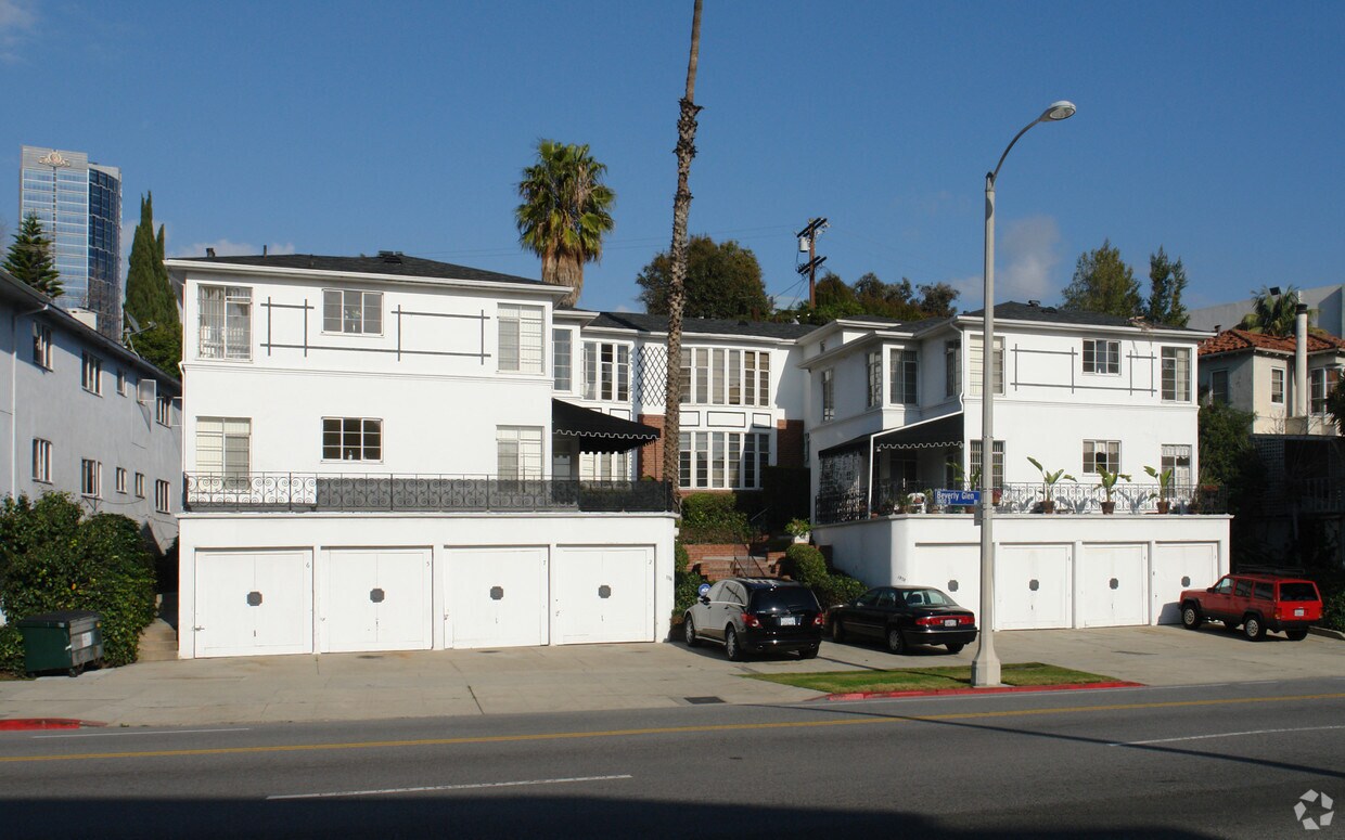 Foto del edificio - 1966 S Beverly Glen Blvd