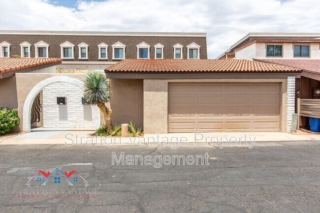 Building Photo - 2638 E Roma Ave