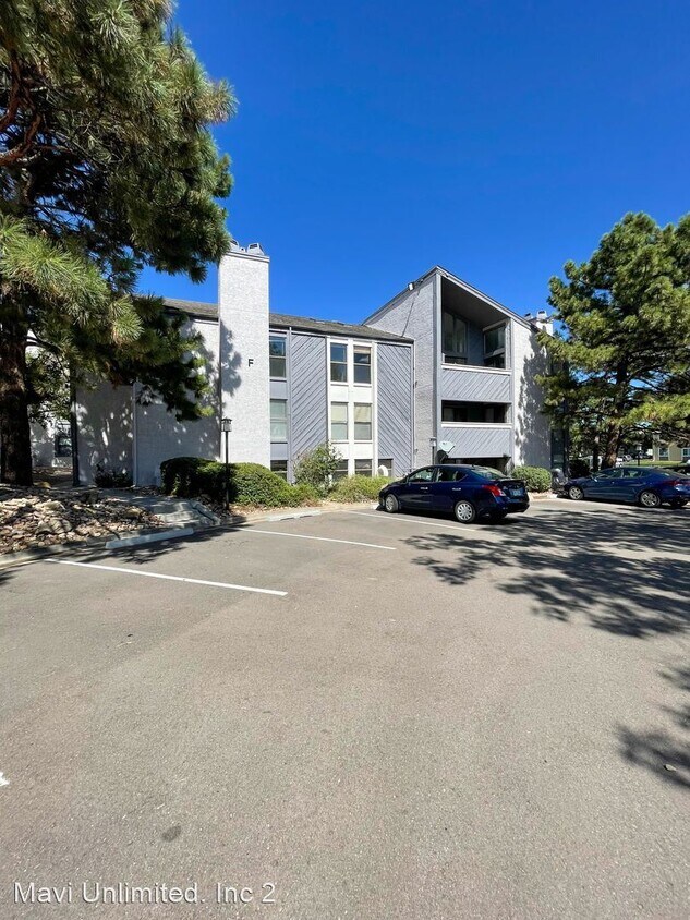 3 br, 2 bath House 9887 E Peakview Ave F12 House Rental in