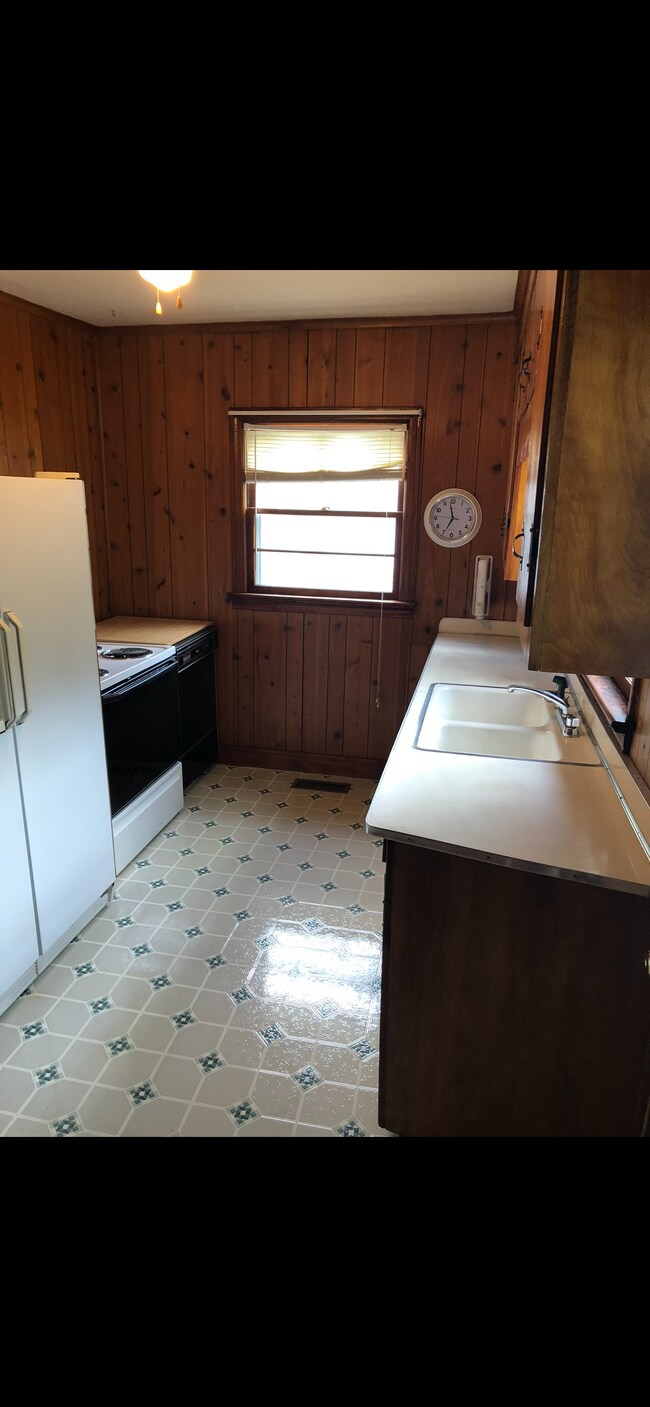 891 Cumberland Dr, Clarksville, TN 37040 House Rental in Clarksville