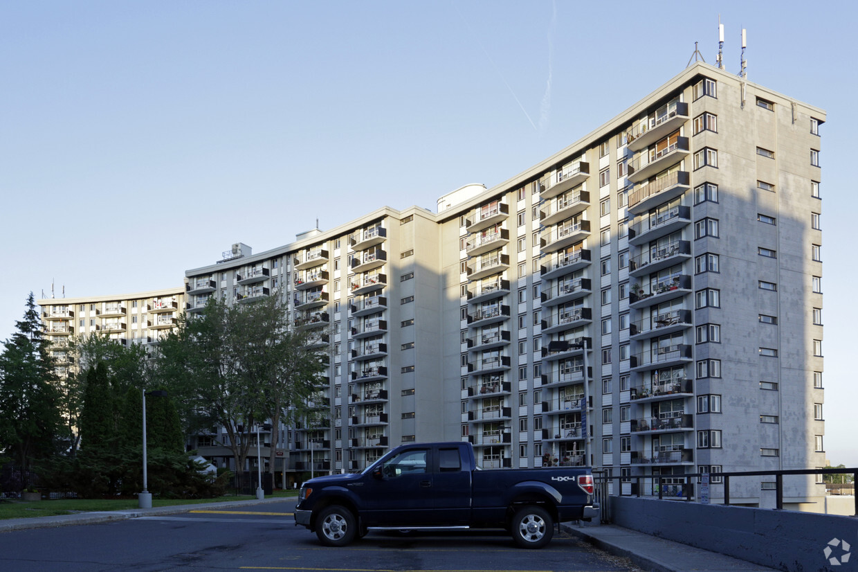 Primary Photo - Somerset Towers East & West