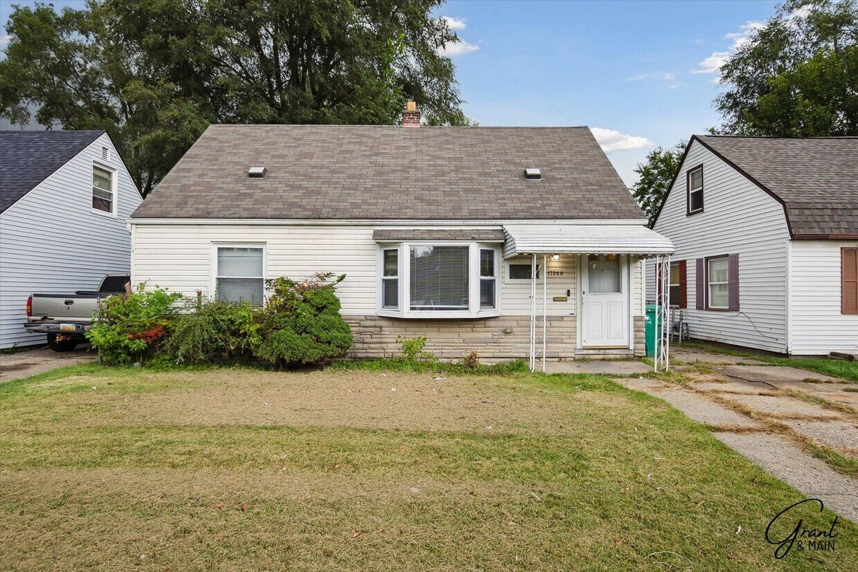 Primary Photo - $1350 3 bedroom Eastpointe