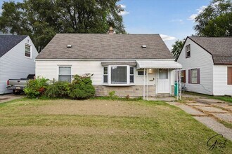 Building Photo - 17369 Lincoln Ave