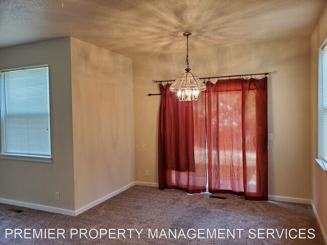 Foto del edificio - 3 br, 2.5 bath House - 5529 King Arthur Ct.