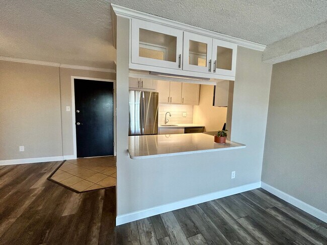 Foto del edificio - Beautiful 1-Bedroom Condo at Mountain Shadow Condominiums